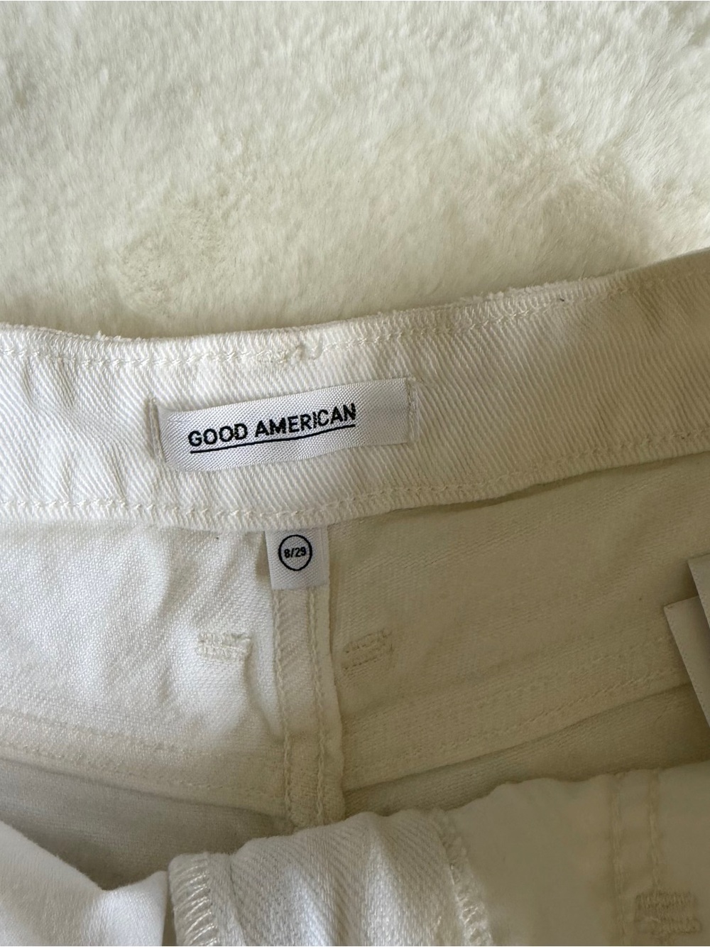 Good American White Shorts Size 8 - Picture 4 of 9